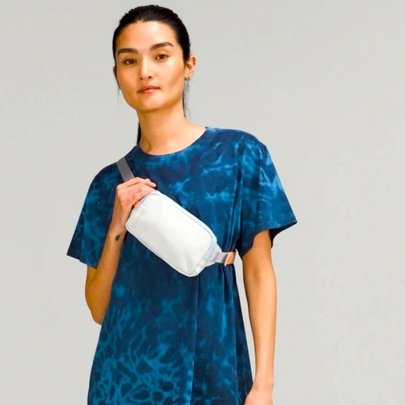 Lululemon Athletica Mini Belt Bag - Vapor VPOR release 2022 Rare - Picture 11 of 11